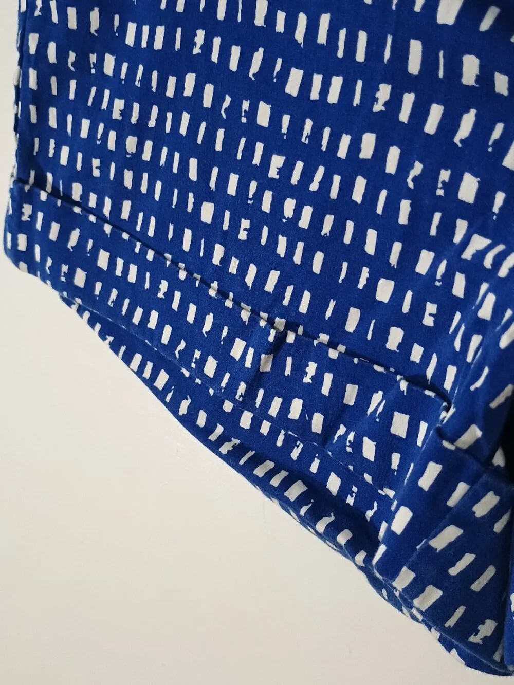New York & Company Blue White Printed Shorts Size 16 Cuffed Hem Casual Summer